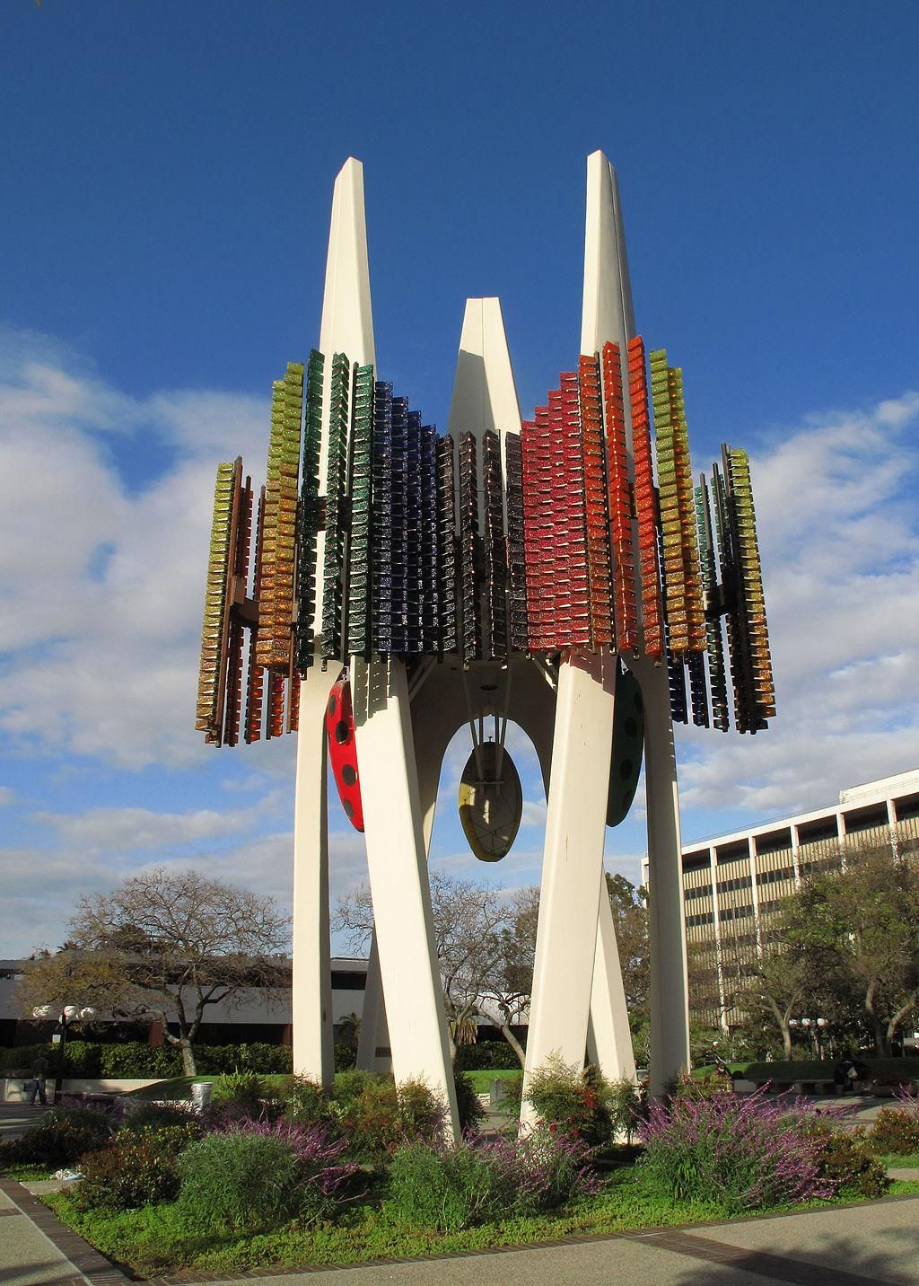 See L.A.'s Strangest Sculpture Shine Bright Once Again