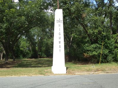 A Dixie Highway marker on Georgia State Route 3