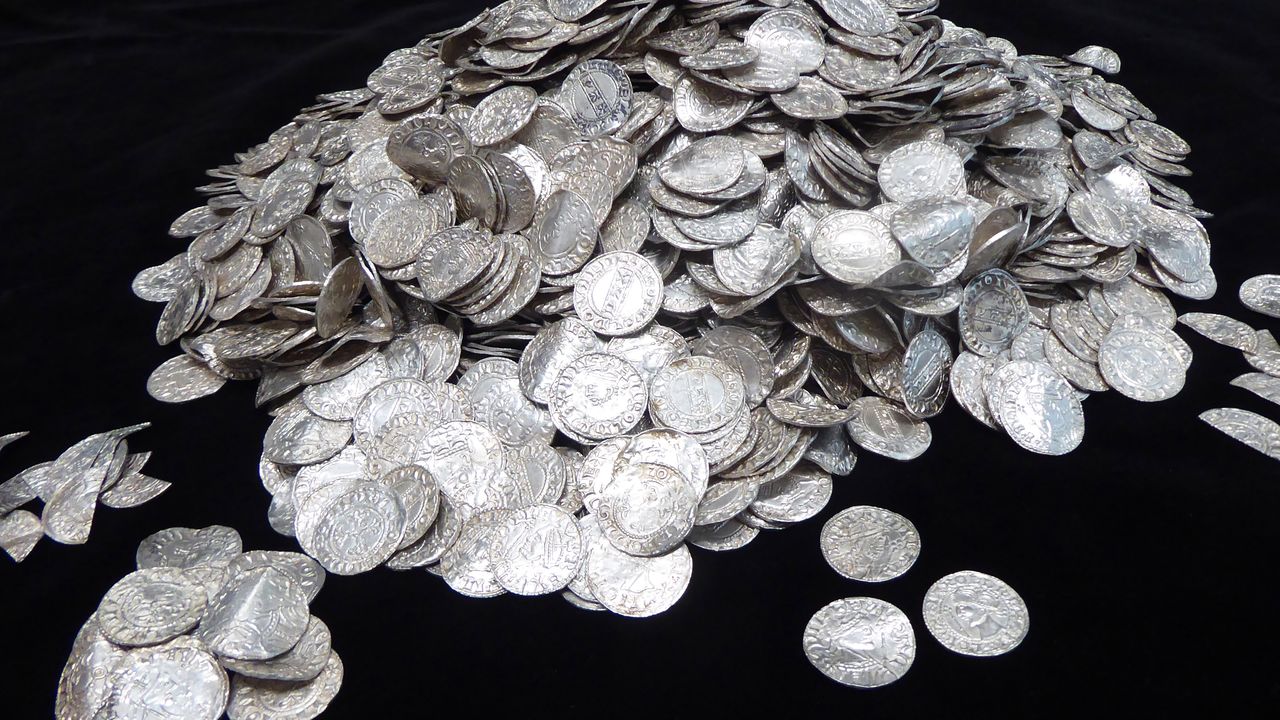 chew_valley_hoard_conservedbri