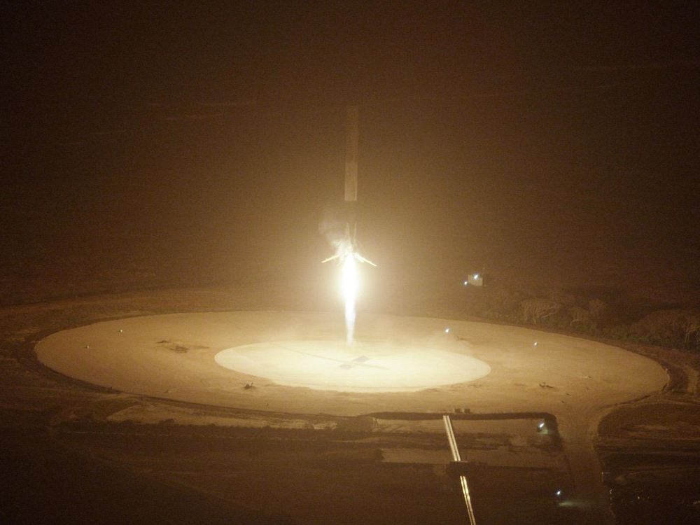 SpaceXfirststagelanding.jpg