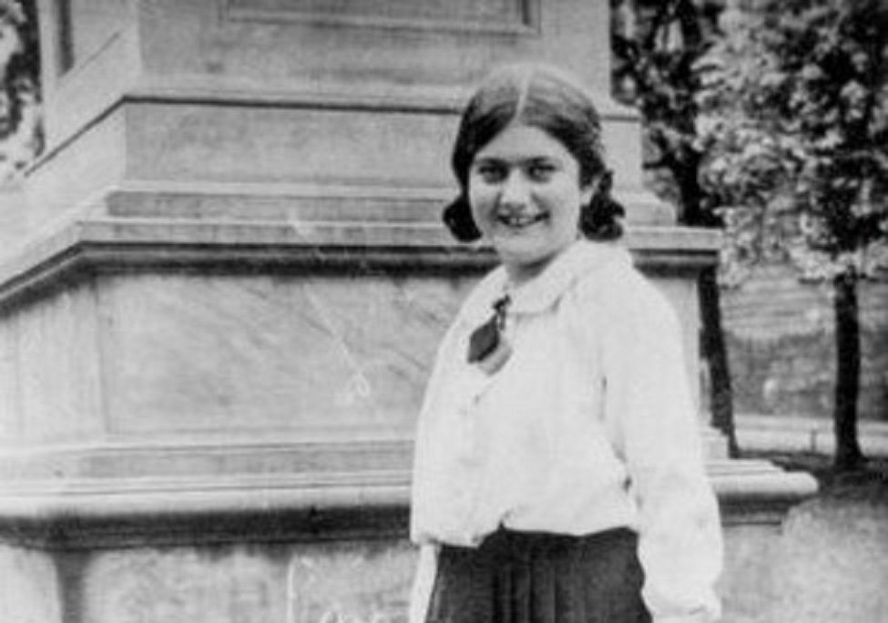 Renia Spiegel in Przemysl circa 1930