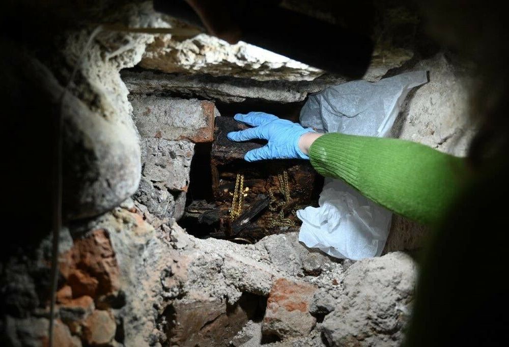 Treasure hidden in crypt
