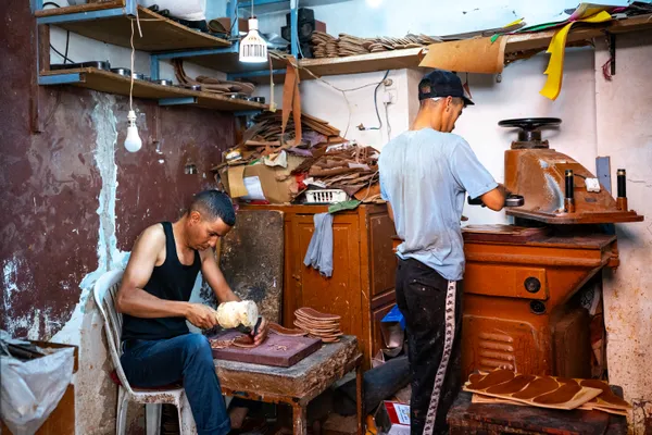Workers in the souk thumbnail