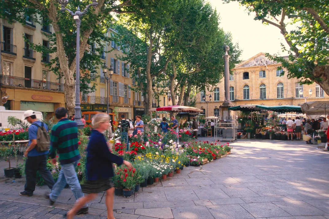 Typical flower market in Provence. Credit: Sundrenched Gardens/Alamy