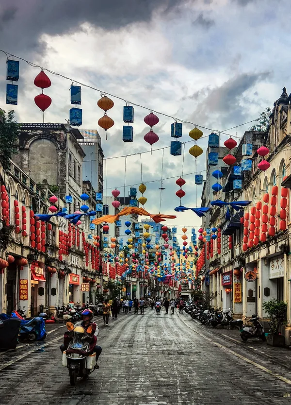 Arcade in Drizzle thumbnail