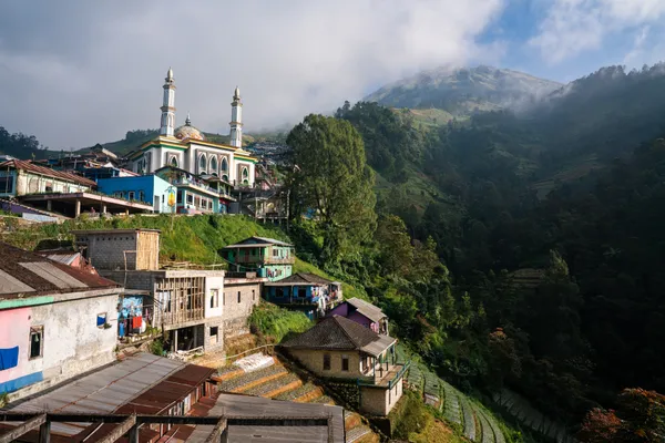 Mosque under the volcano thumbnail