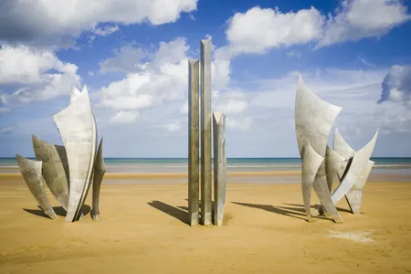Les Braves war memorial sculpture on Omaha Beach.