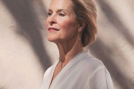 Frances Arnold by Katy Grannan. A commission of the National Portrait Gallery. Credit: “Frances Arnold” by Katy Grannan, pigment print, 2018.  National Portrait Gallery, Smithsonian Institution. © Katy Grannan. 