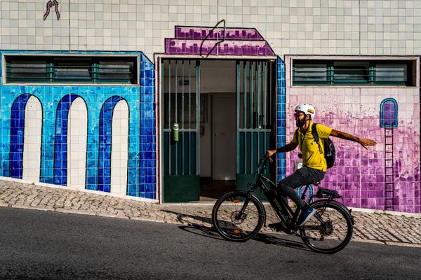 Cycling in Lisbon thumbnail