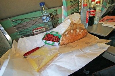 20110520090142train-picnic-400x266.jpg