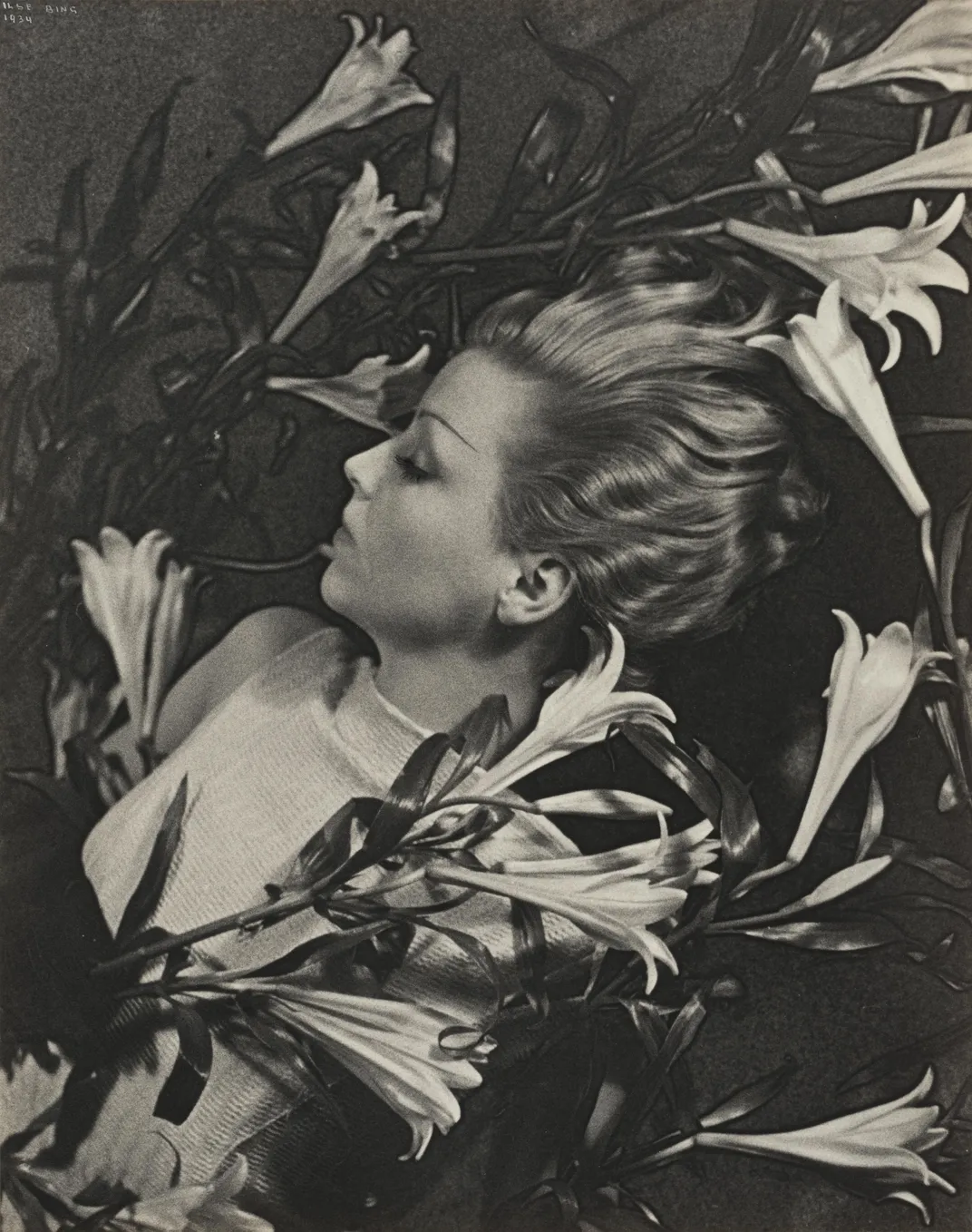 Ilse Bing, <em>Study for "Salut de Schiaparelli" (Lily Perfume), Paris</em>, 1934, gelatin silver print