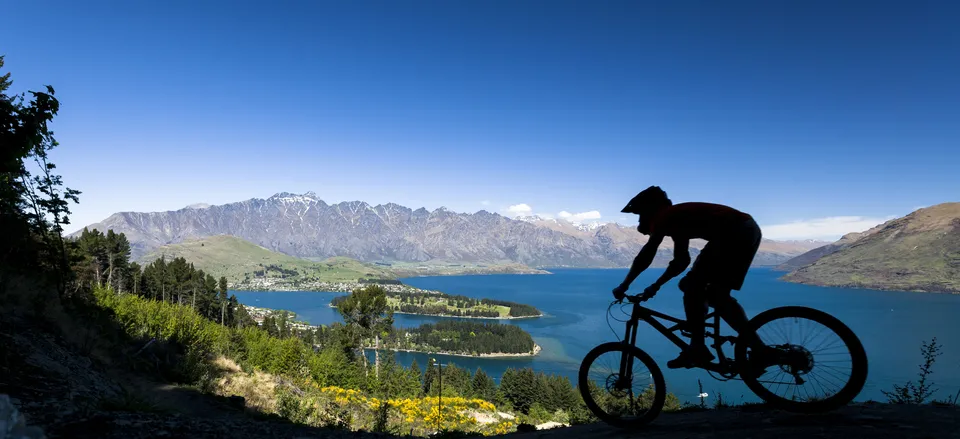  Biking near Queenstown 