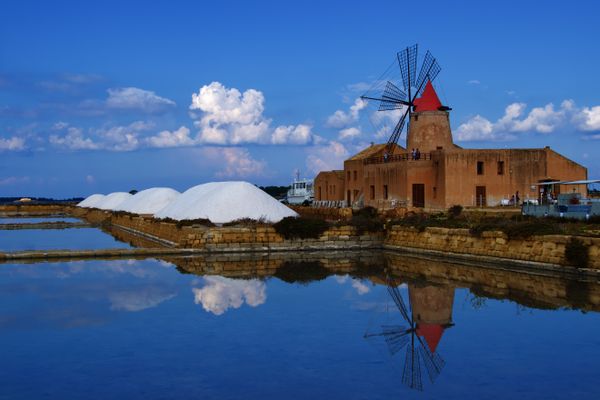 Reflection of Saline Della Laguna⁩ Museum in Sicily thumbnail