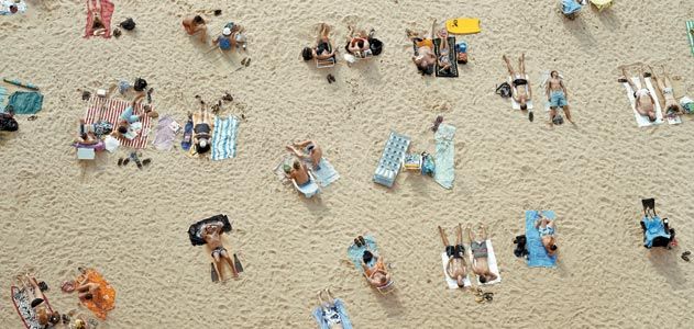 アート・デザイン・音楽 Richard Misrach on the beach Richard Misrach: On The Beach | Fraenkel Gallery