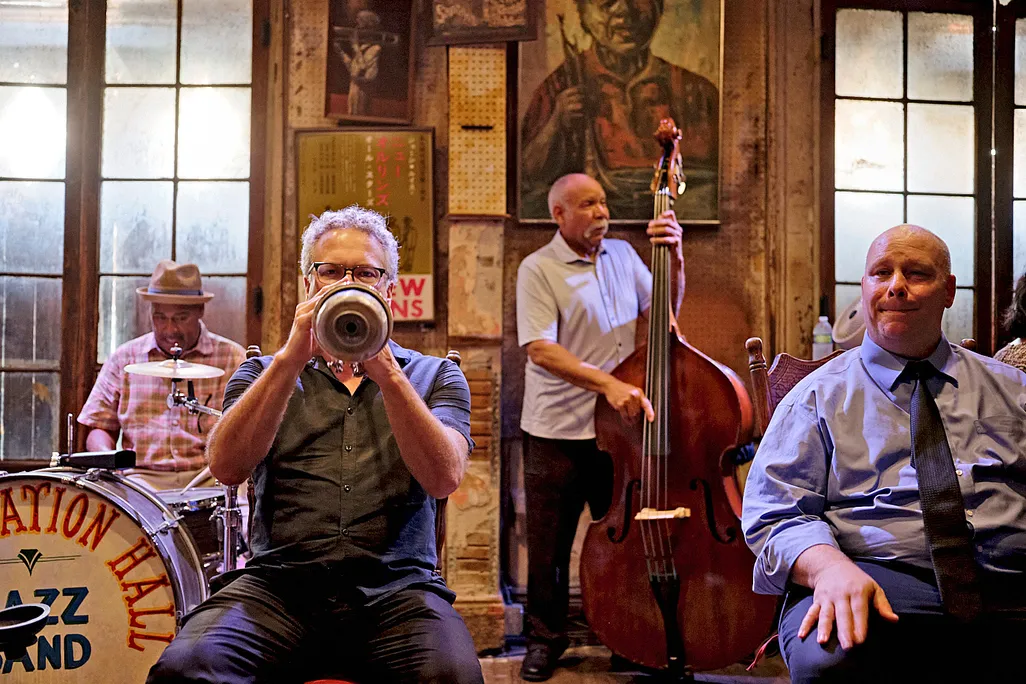 A band plays jazz
