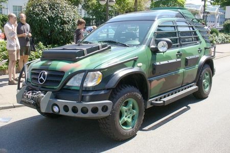 Mercedes-Benz W163 in Steven Spielbergs "Jurassic Park II - The lost world"