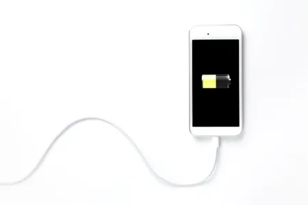 Qnovo claims its technology will let you plug your phone in for 15 minutes at lunch and get an extra six hours of use time.