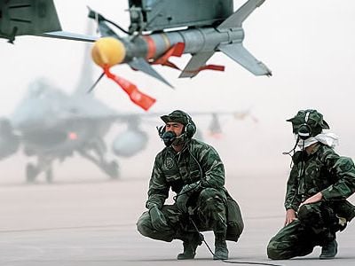 During Desert Storm, most fighters packed Sidewinders: F-16s armed with the missiles await the next mission.