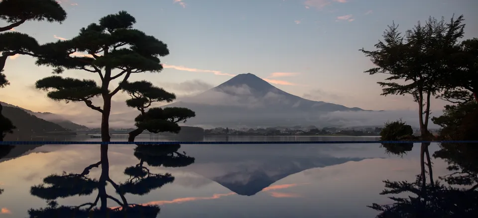 DISCOVER Japan: Tokyo, Hakone, and Kyoto Bullet trains and Zen gardens, ancient temples and futuristic city streets: explore Japan’s thrilling mix of old and new on a journey to two iconic capital cities and the tranquil mountains of Hakone.