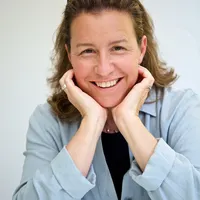 Claudia Kalb