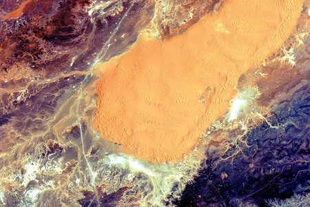 In early July, Sentinel-2A captured this image of the Sahara in central Algeria. 