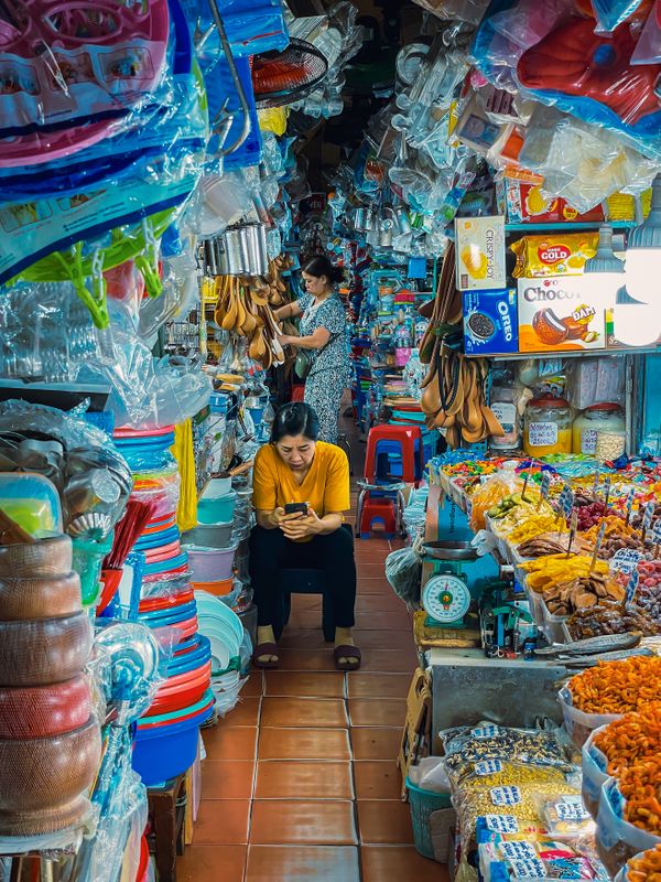 Life Inside Vietnamese Indoor Market thumbnail