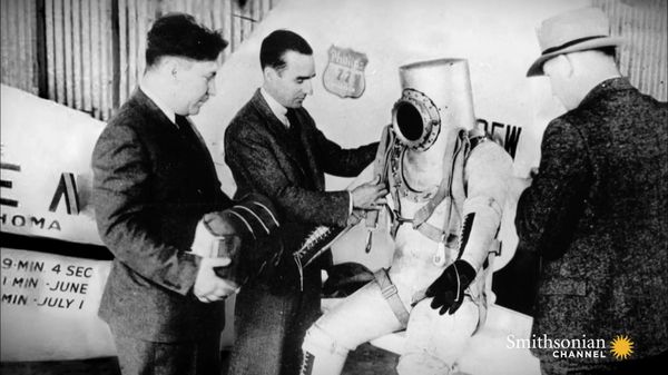 Preview thumbnail for This Pressure Suit Helped Pilots Survive New Heights