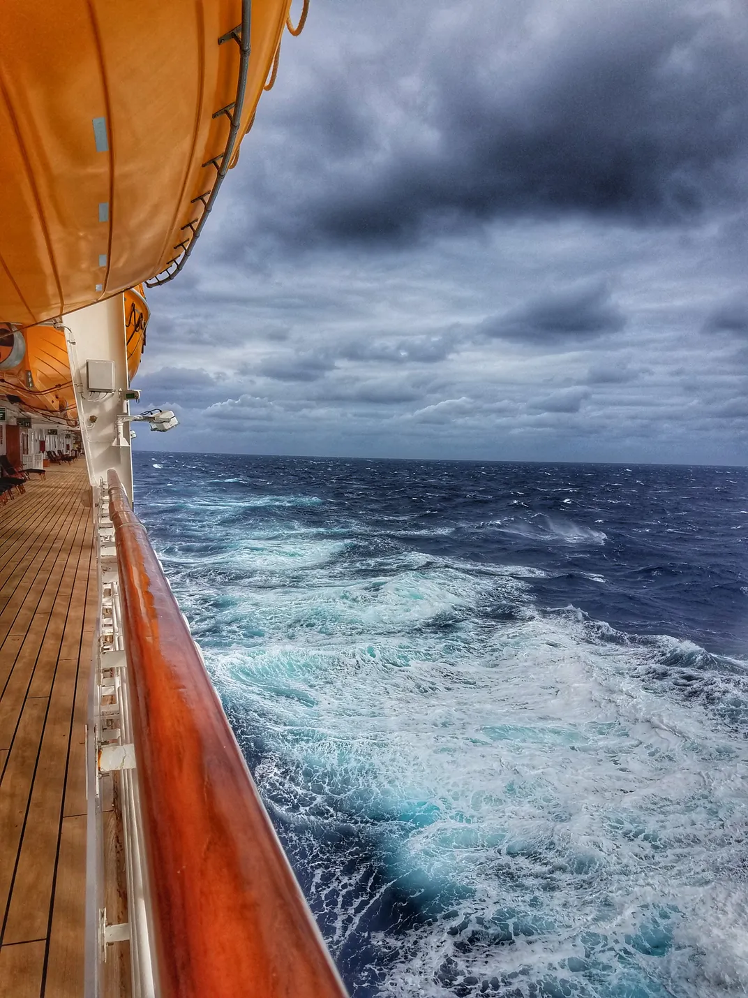 rough waters cruise ship