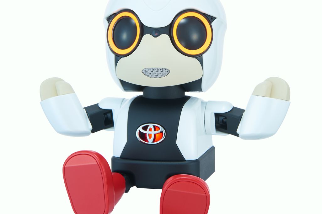 TOYOTA トヨタ KIROBO mini キロボミニ Toyota Hopes This Adorable Robot Will Make Japan Less Lonely