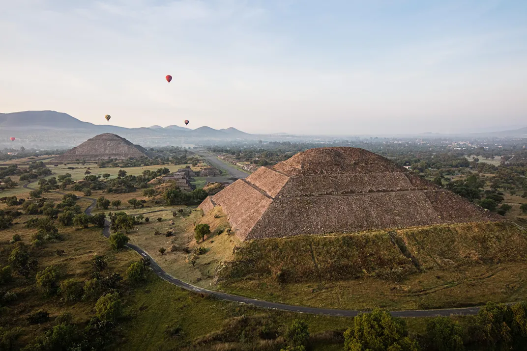 aztec society pyramid