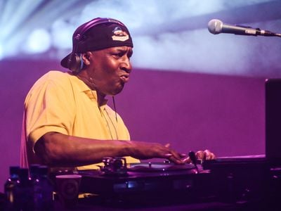 Scholars say that Afrocentric notions of invention have often emphasized&nbsp;serving the needs of the community,&nbsp;social justice and artistic self-expression,&nbsp;such as the unpatented innovations of&nbsp;DJ&nbsp;Grandmaster Flash, who reimagined turntables and mixers as musical instruments and developed techniques like &ldquo;scratching&rdquo; that defined rap and hip- hop music.
.