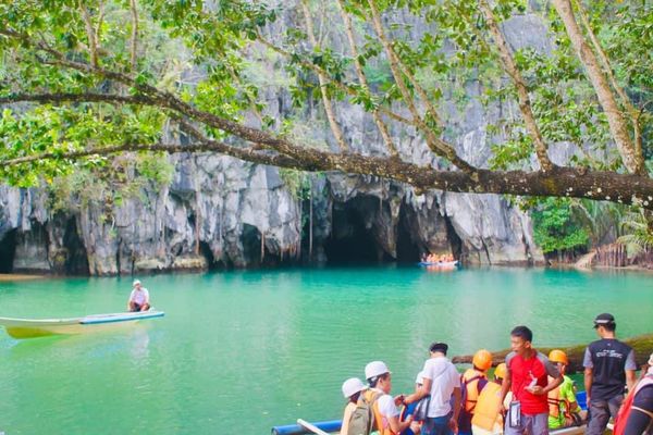 One of the seven wonders of Nature: Puerto Princesa Underground River thumbnail