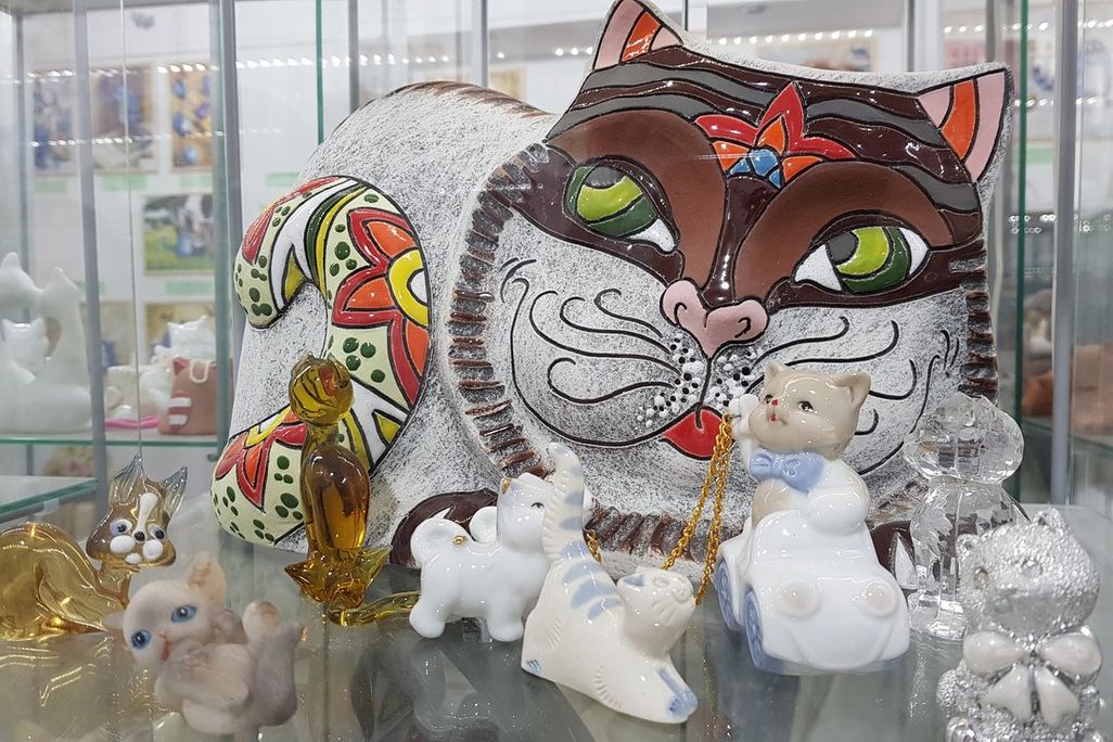 Cat Museum figurines