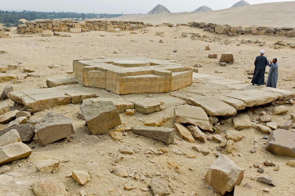 Nyuserra temple