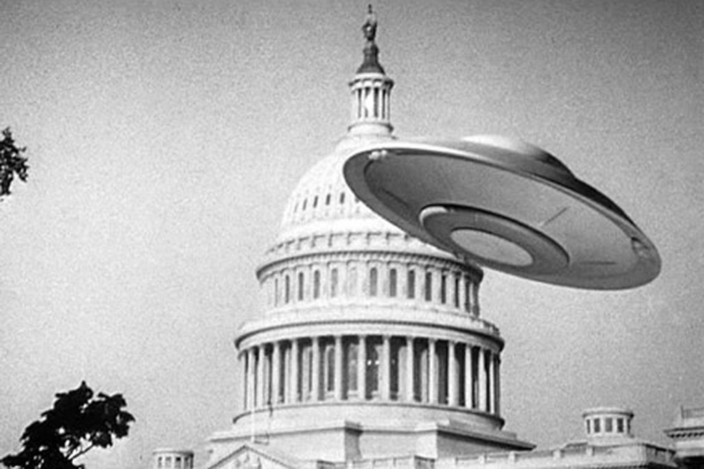 Film still from Earth vs. the Flying Saucers (1956)