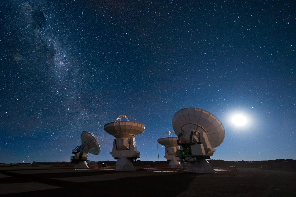 Four_antennas_ALMA.jpg