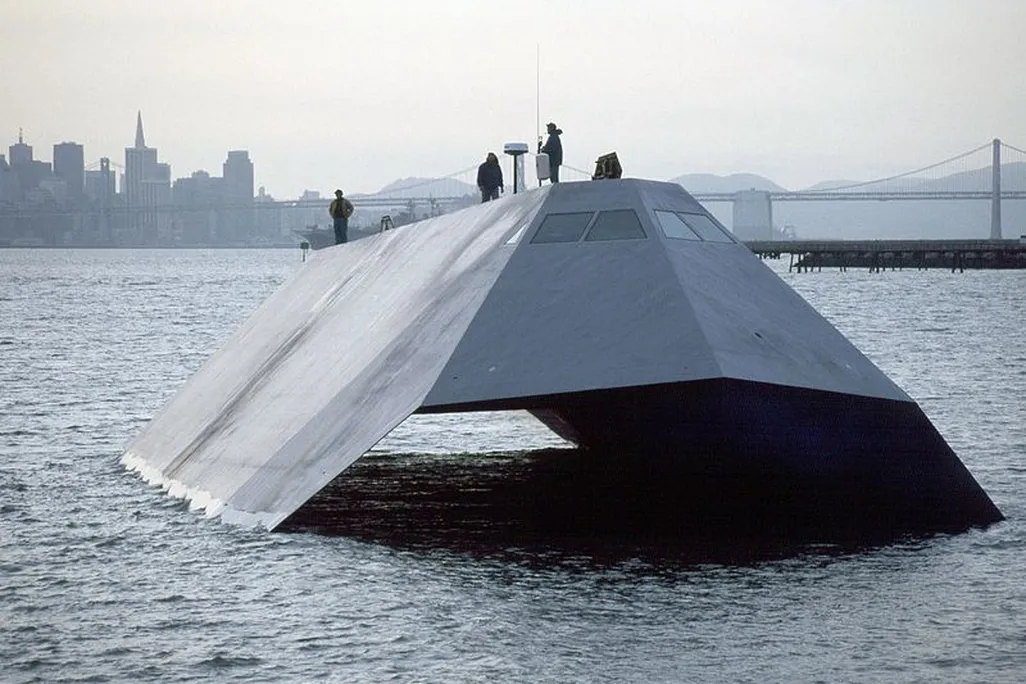 US_Navy_Sea_Shadow_stealth_craft.jpg