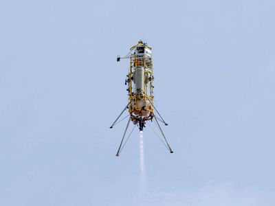 After a test of its Draper navigation system, a Masten Space Systems rocket, the Xombie, descends to a vertical landing in Mojave. Masten hopes to begin lunar landings starting in 2021.  