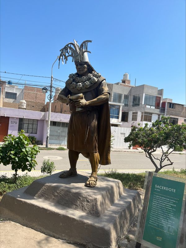 Statue of Sacerdote of Sipan thumbnail