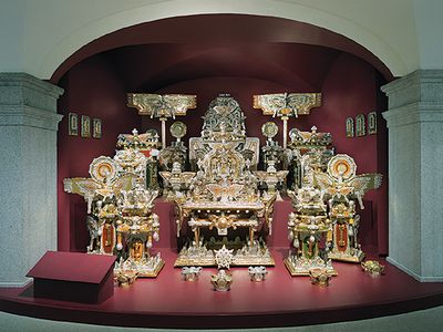 museums_throne.jpg
