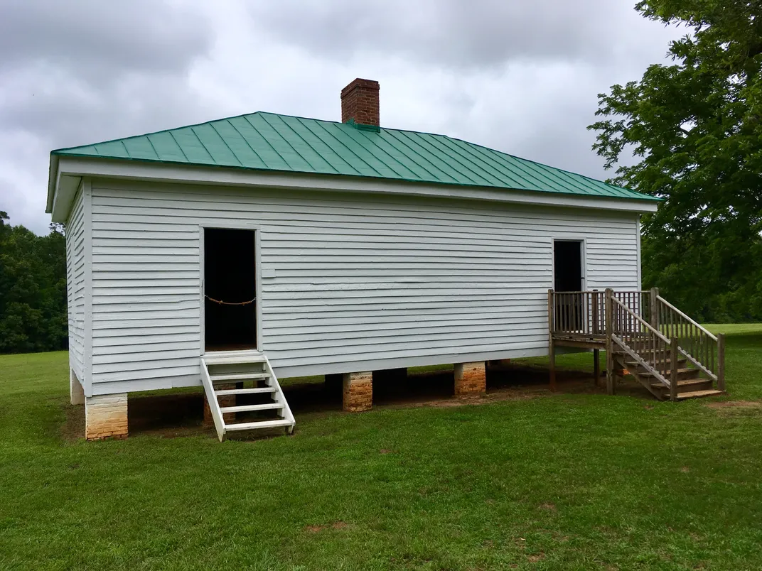 A slave cabin at Redcliffe Plantation
