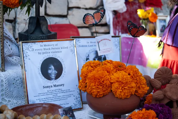 A Dia de los Muertos altar (memorial) remembering Black people killed by police violence thumbnail