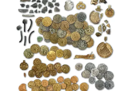 A selection of artifacts unearthed at the Hezingen site