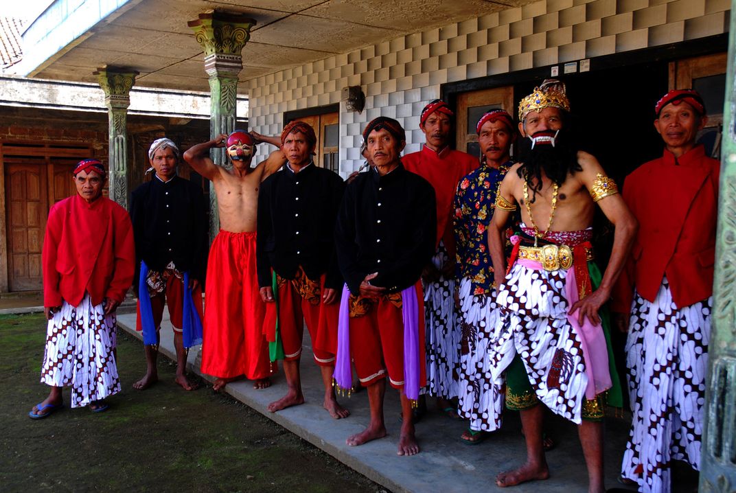 Traditional Javanese Artists Prepare In Front Their Place Before Go To