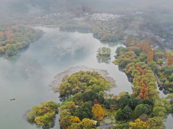 Autumn at West Lake in Hangzhou thumbnail