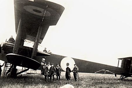 White was acquainted with the pilot who had mistakenly landed this British bomber at a German airfield. German soldiers got a good look at the Handley-Page; the dog’s attention was elsewhere.