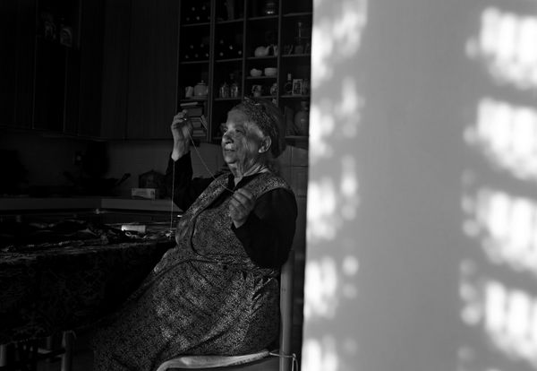 Many of my mom's clothes were made by herself. Since she was a girl who sews.27/04/2020