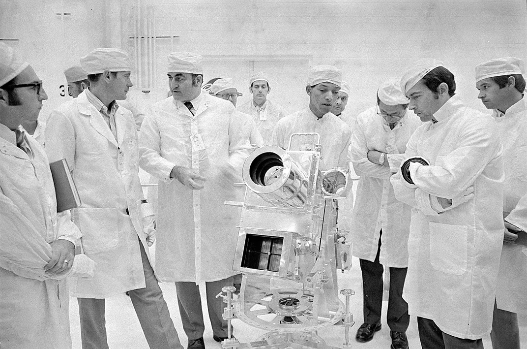 Geroge Carruthers and other scientists