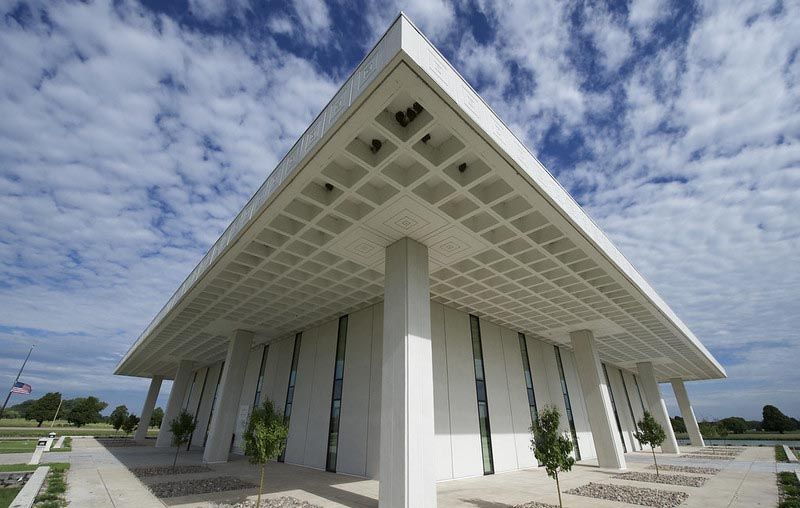 Stuhr Museum of the Prairie Pioneer main.jpg