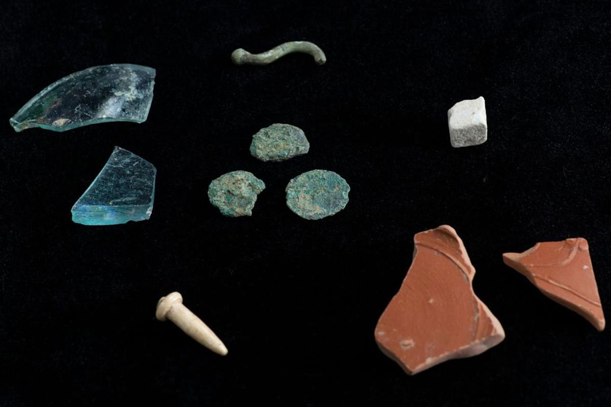 Recent excavations at the Bath Assembly Rooms in England revealed Roman-era coins, roof tiles, pottery, glassware, a network of ditches and a fragment of a mili